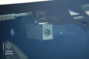 Uhapšena dvojica vozača, na auto-putu vozili 180 kilometara na sat