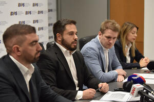 DPS pozvao Mujovića da smijeni Zečevića zbog "koruptivnog posla"