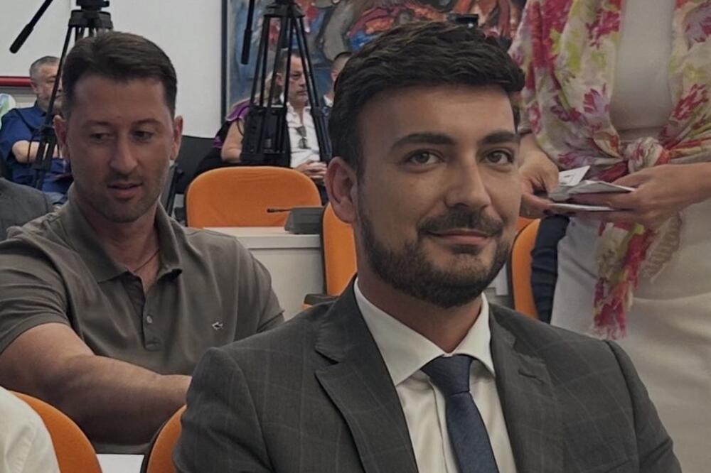 Jovanović, iza njega Božović, Foto: Vuk Lajović