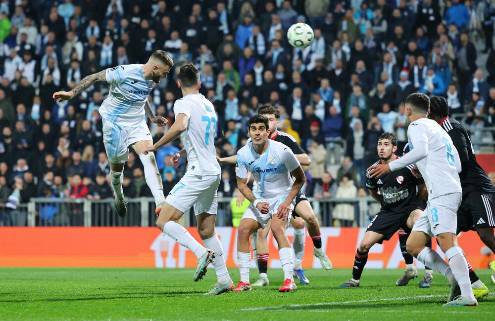 Poraz Rijeke, Šahtjor blizu četvrtfinala