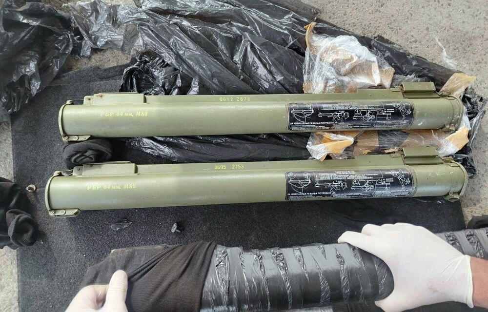 MUP Srbije: Četiri "zolje" bile sakrivene u zadnjem braniku...