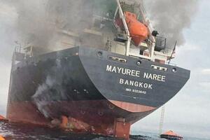 'Na brodu nemate gdje da se sakrijete': Mornari zaglavljeni u...