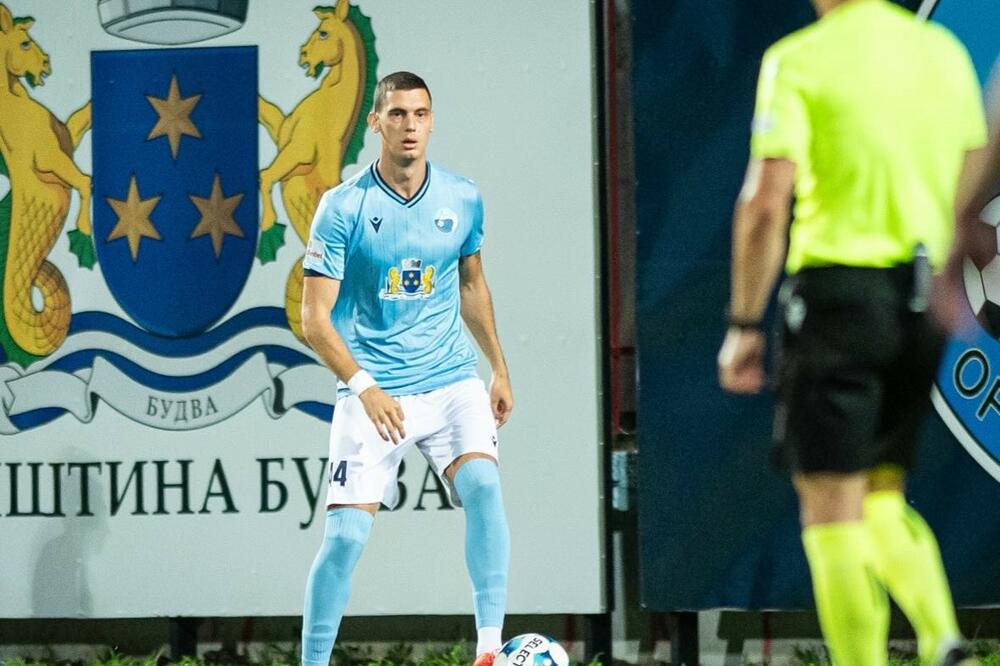 Merdović komanduje najboljom odbranom, nada se da će i golovima doprinijeti ekipi, Foto: Privatni album