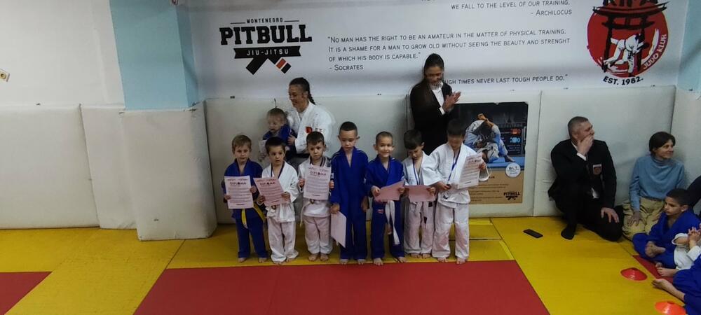 Relja kao i stariji mu brat Vanja je u zvanju žutog pojsa