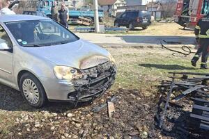Tri automobila oštećena u požaru u Bijelom Polju