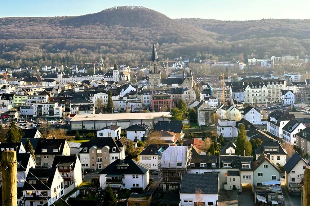 Bad Nojenar najljepše se vidi sa padina pod vinogradima, Foto: D. Dedović