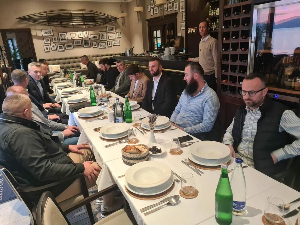 Iftar u Tivtu: "Nema srpski Bog, hrvatski Bog, bosanski Bog,...