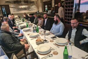 Iftar u Tivtu: "Nema srpski Bog, hrvatski Bog, bosanski Bog,...