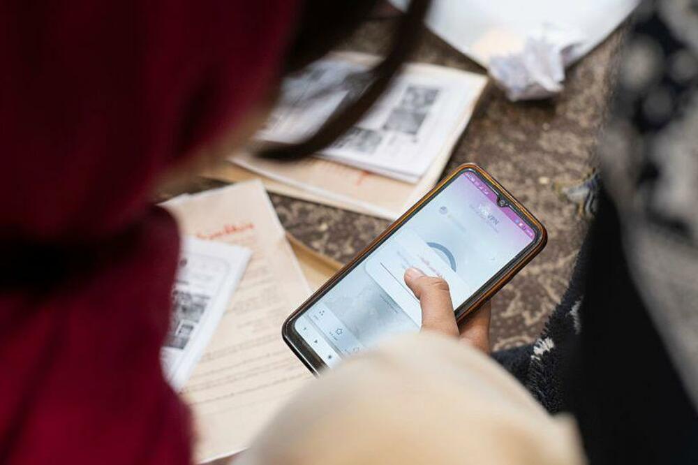 Iranci traže načine da zaobiđu ograničenje interneta i telefonskog saobraćaja za vreme rata (arhivska fotografija iz 2025), Foto: NurPhoto / Getty Images