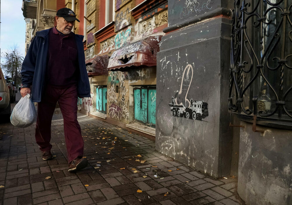 <p>Murali u Ukrajini, sudski spisi iz Njujorka, tragovi iz Bristola otkrivaju priču o Robinu Ganingemu, umjetniku koji je izgradio globalni mit o anonimnosti</p>