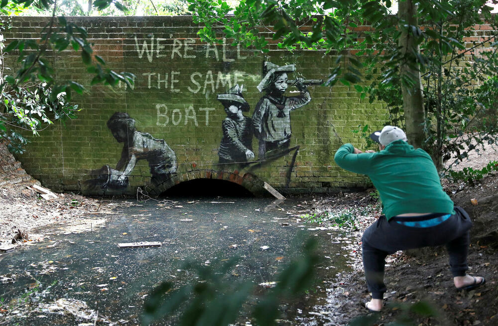 <p>Murali u Ukrajini, sudski spisi iz Njujorka, tragovi iz Bristola otkrivaju priču o Robinu Ganingemu, umjetniku koji je izgradio globalni mit o anonimnosti</p>