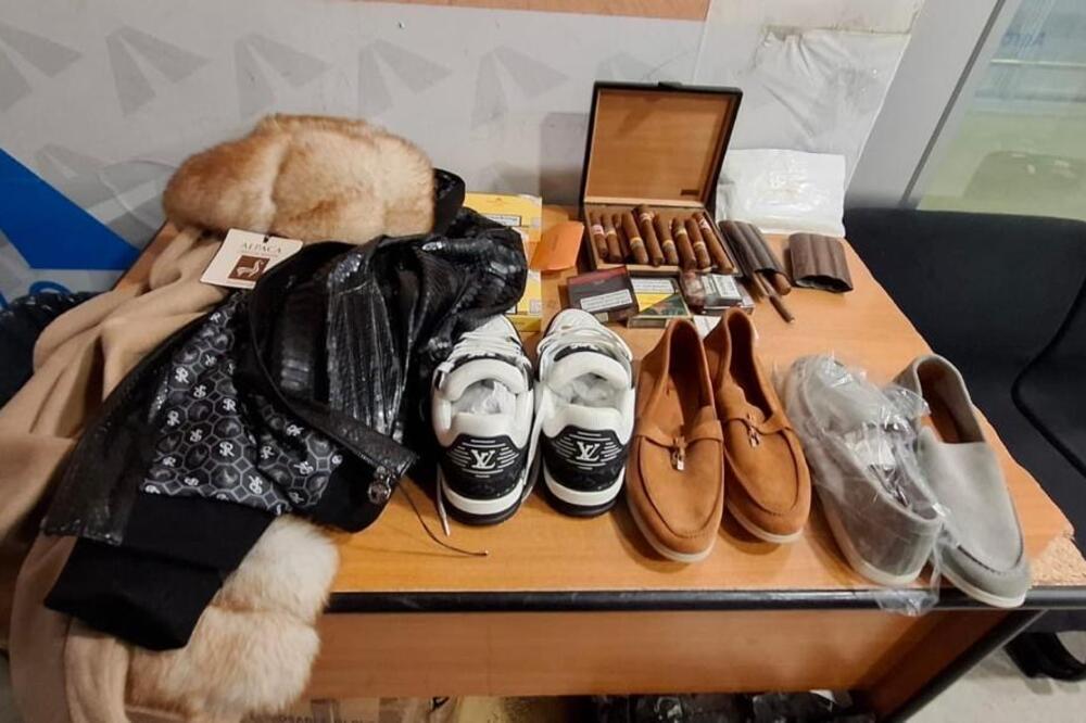 Dio pronađenih stvari, Foto: Uprava carina