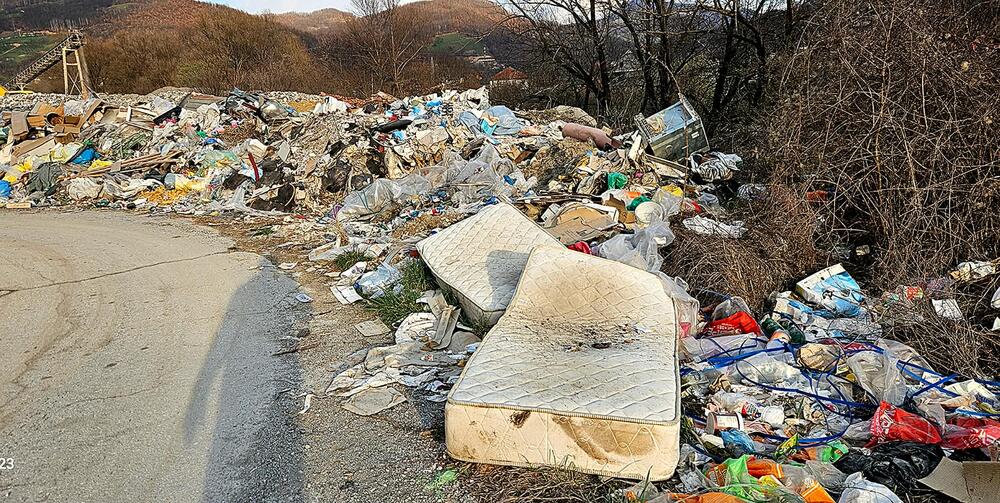 Euromost: Dok Ćulafić šeta, Berane i Bijelo Polje zatprani smećem,...