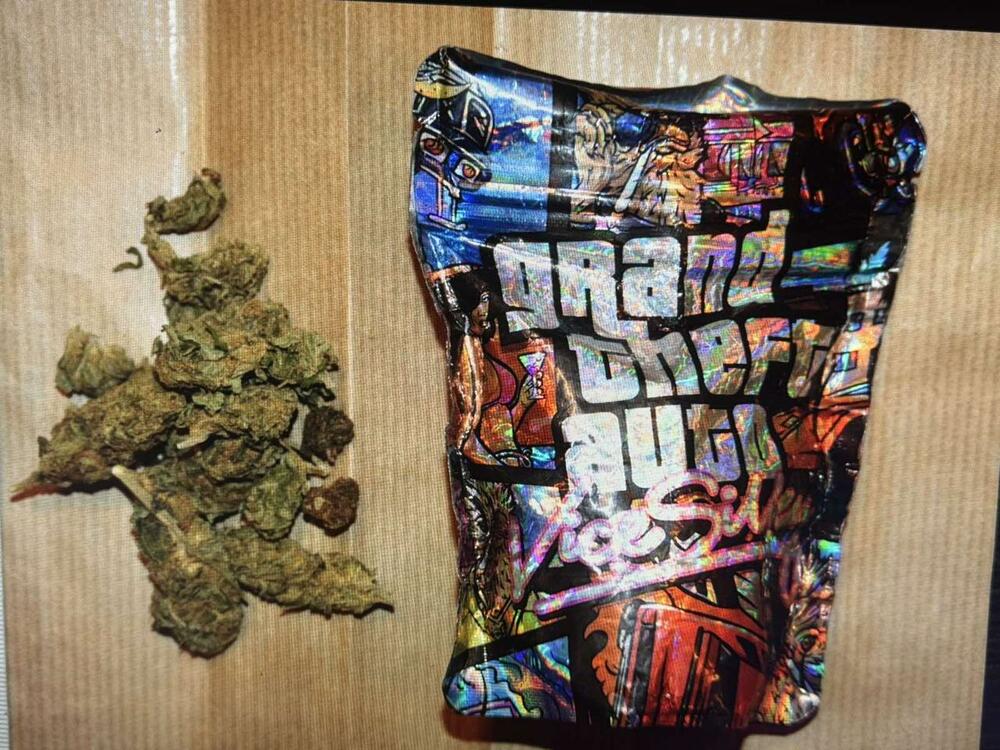 <p>Iz Upravce policije (UP) su rekli da su izvršene racije u 33 ugostiteljska objekta, u kojima je kontrolisano preko 1.500 osoba, od kojih oko 50 operativno interesantnih lica</p>