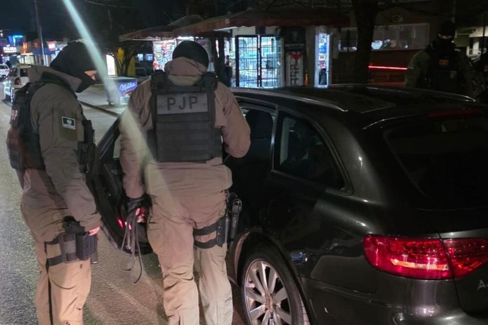 Detalj tokom jedne od kontrola, Foto: Uprava policije