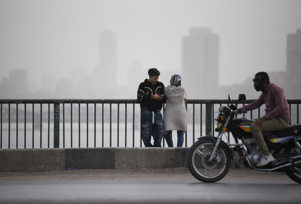 <p>Za fotografiju iz Bejruta, Rojters je naveo da prikazuje pogled na južna predgrađa tog grada tokom pješčane oluje, dok traje eskalacija sukoba između pokreta Hezbolah i Izraela</p>