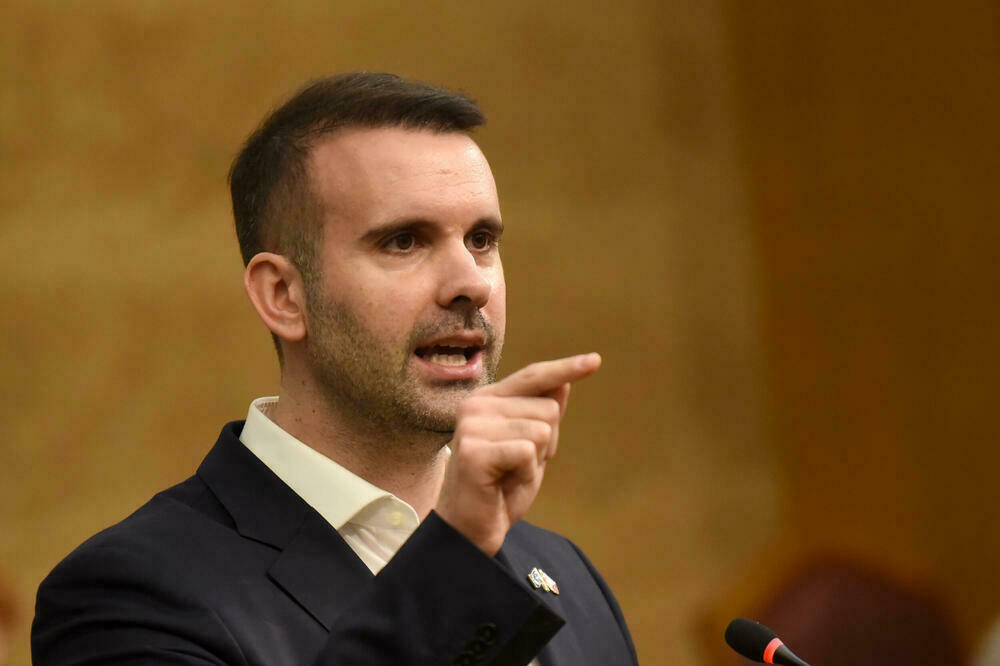 Državnik ne bježi ni od jednog pitanja: Spajić ne komunicira s...