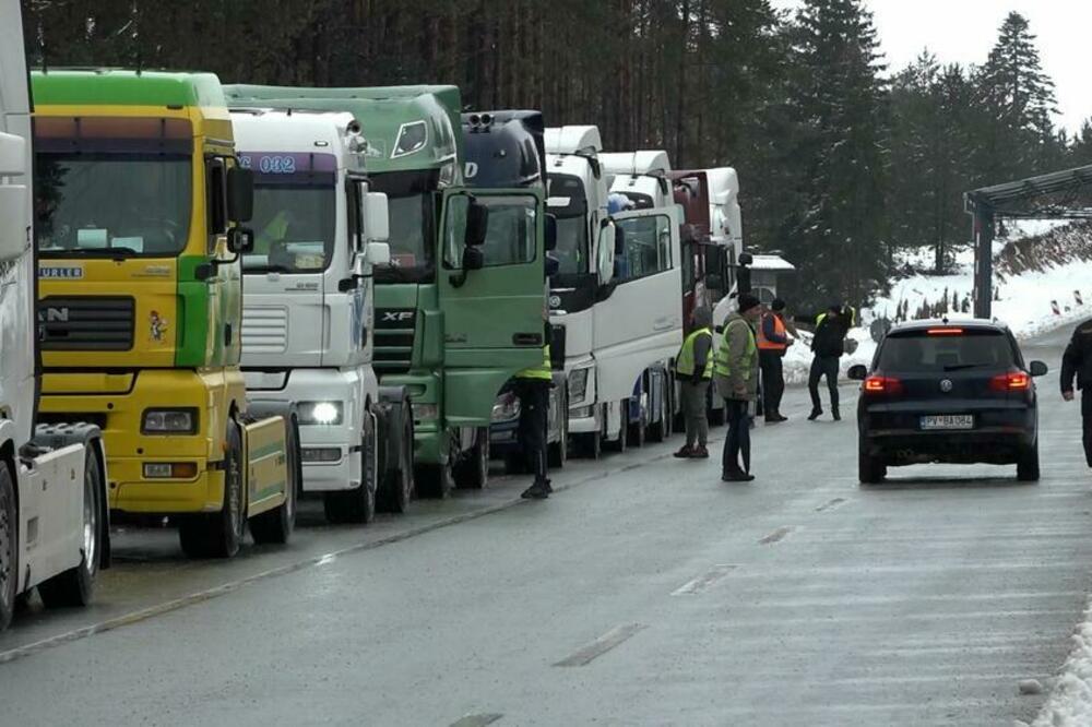 Sa blokada graničnih prelaza kod Pljevalja od 26. januara, Foto: Goran Malidžan