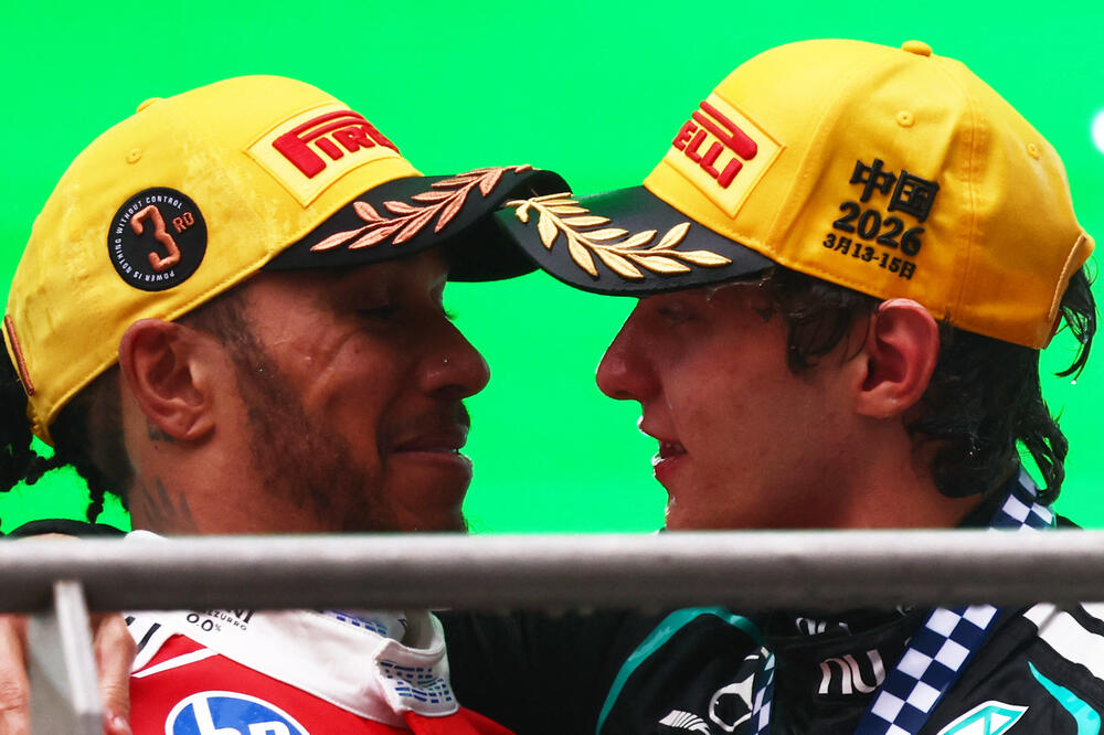 Britanski veteran je bio jedfnako srećan kao italijanski mladić, Foto: REUTERS