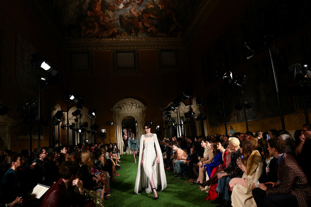 <p>Valentino je predstavio kolekciju za jesen/zimu 2026/2027.</p>  <p>Revija je održana u Palati Barberini, u Rimu.</p>