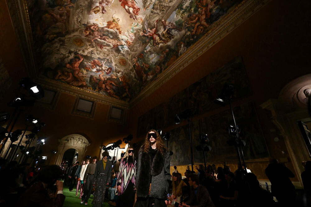 <p>Valentino je predstavio kolekciju za jesen/zimu 2026/2027.</p>  <p>Revija je održana u Palati Barberini, u Rimu.</p>