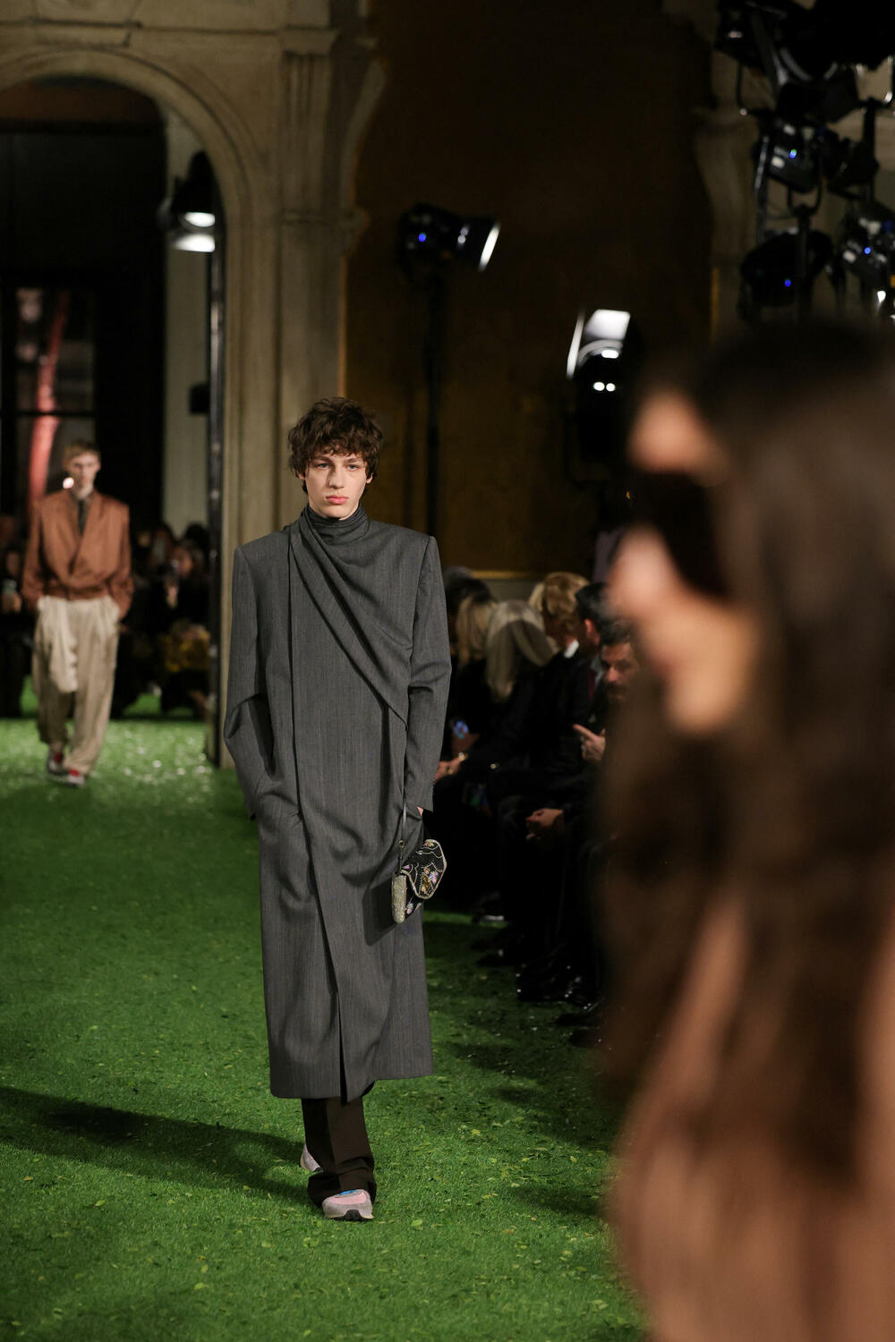 <p>Valentino je predstavio kolekciju za jesen/zimu 2026/2027.</p>  <p>Revija je održana u Palati Barberini, u Rimu.</p>