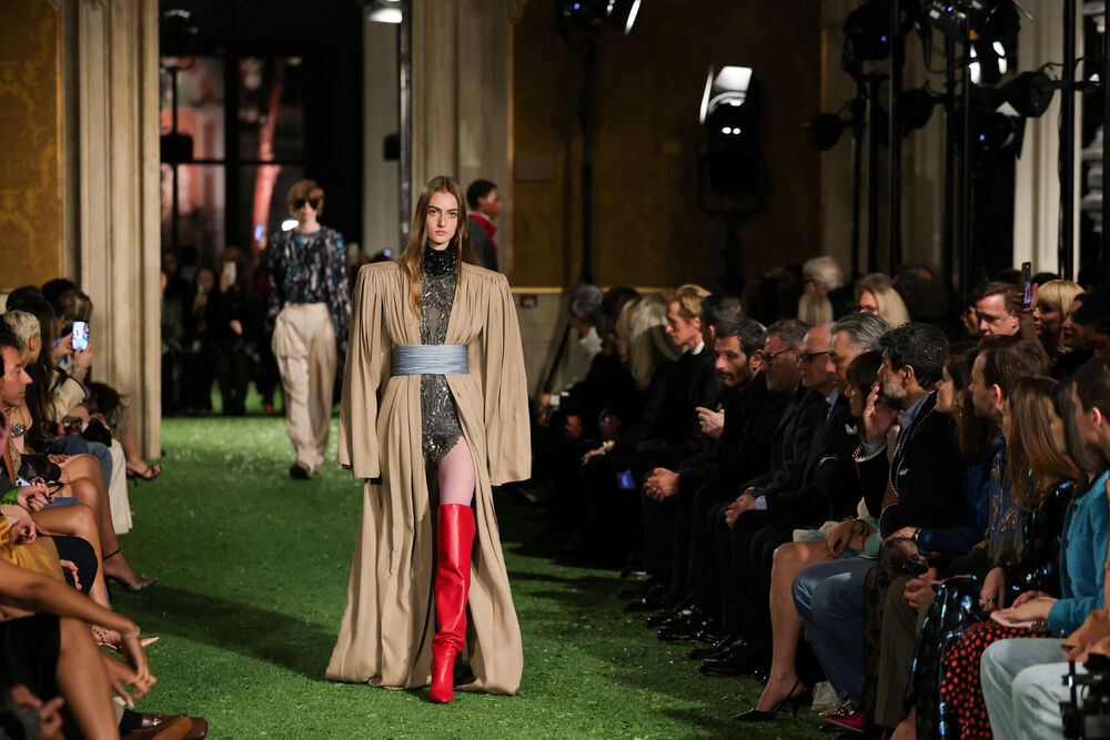 <p>Valentino je predstavio kolekciju za jesen/zimu 2026/2027.</p>  <p>Revija je održana u Palati Barberini, u Rimu.</p>