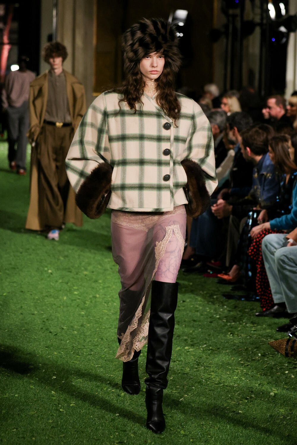 <p>Valentino je predstavio kolekciju za jesen/zimu 2026/2027.</p>  <p>Revija je održana u Palati Barberini, u Rimu.</p>