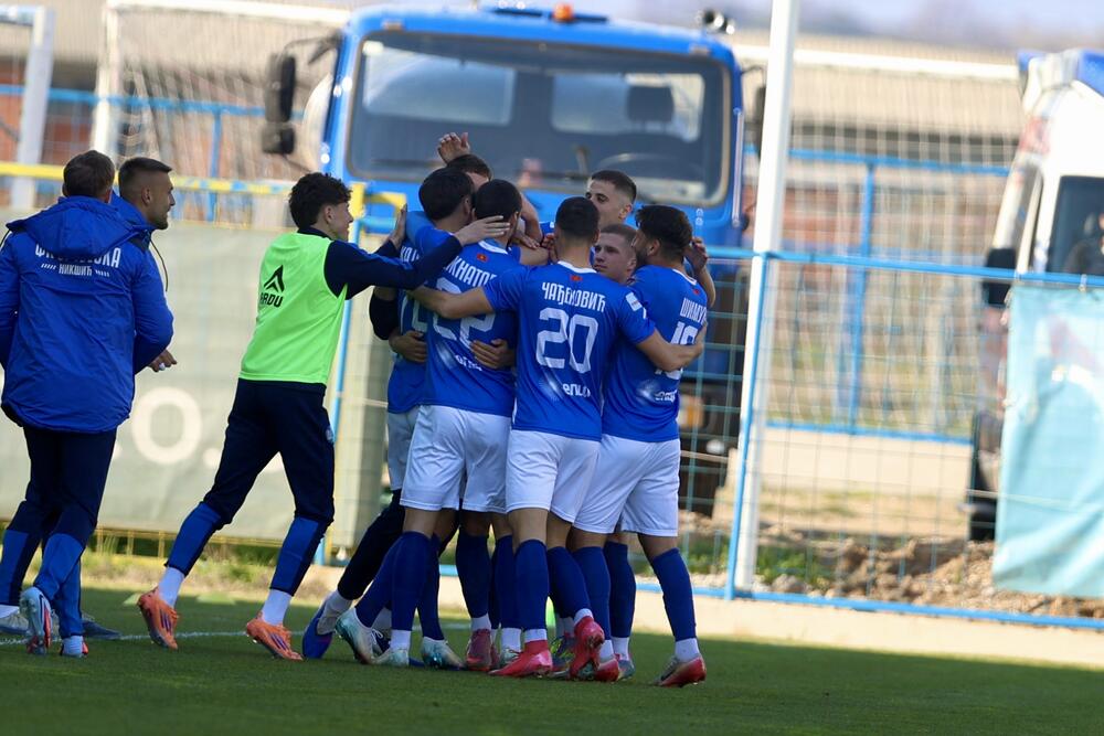 Sutjeska u Tuzima zakoračila ka tituli, Mornar deklasirao blijedu...