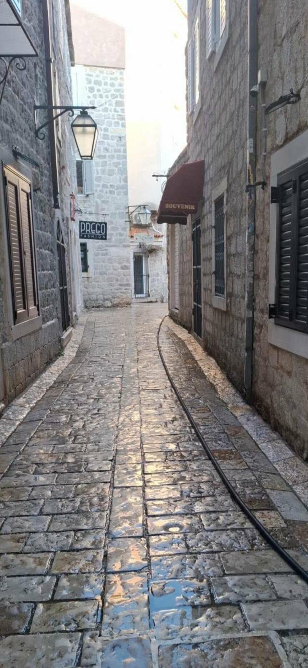 <p>Unaprijeđena urednost najposjećenijih javnih površina na području metropole turizma</p>