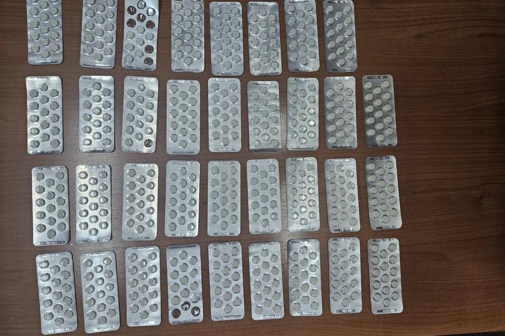 Pronađene tablete, Foto: Uprava policije