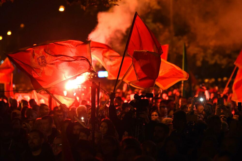 Izbori godinu daleko, ali kampanja već počela: detalj s protesta ispred Skupštine 2023. (arhiva), Foto: BORIS PEJOVIC