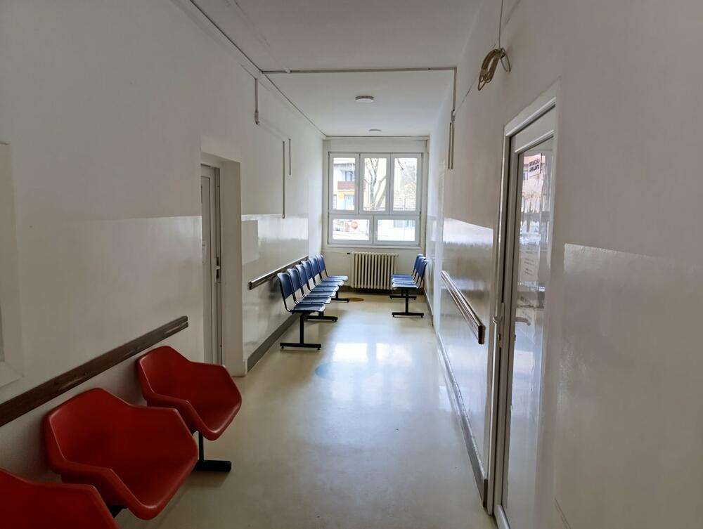 <p>"Poslije 20 godina ovo je prvo značajnije ulaganje u prostorije Doma zdravlja. Dječji dispanzer smo prilagodili našim najmlađim sugrađanima kako bi njihov boravak bio što prijatniji i što bezbolniji", kazao je direktor Doma zdravlja Pljevlja, Marko Terzić</p>