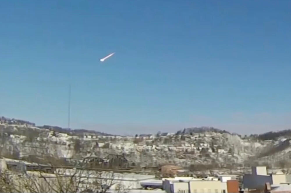 Meteor na nebu iznad Pitsburga, u Pensilvaniji, Foto: Beta/AP