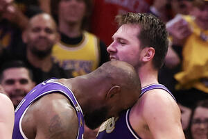 Dončić i Lebron držali čas i Hjustonu, deseti trijumf zaredom...