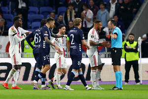 Selta iskoristila poklon Liona, Frajburg deklasirao Genk, Forest...