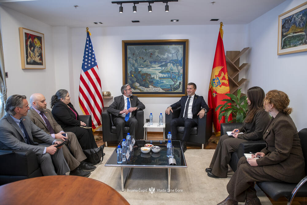 Aleksa Bečić, Majkl Kiz