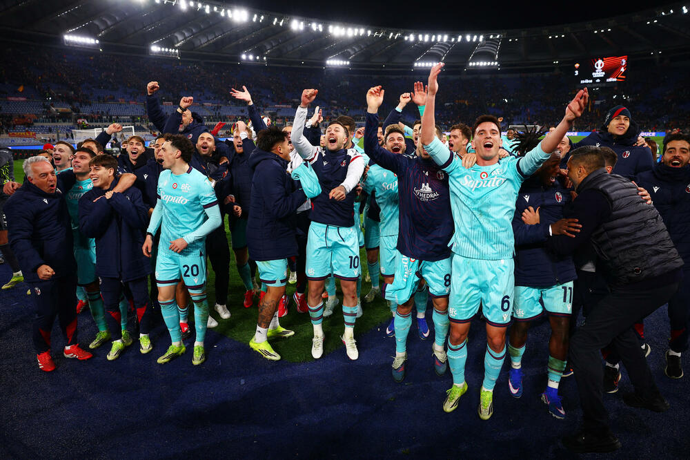 Bolonja je bučno proslavila pobjedu nad Romom u italijanskom derbiju, Foto: Reuters