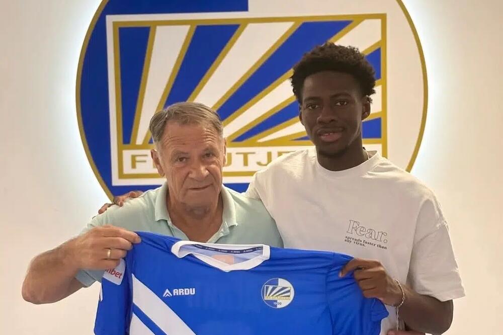 Mamadu Kamara sa predsjednikom Sutjeske Miomirom Bakračem, Foto: FK Sutjeska