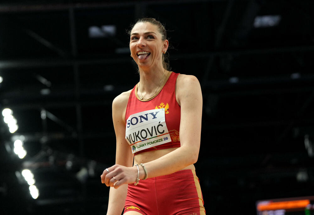 <p>Naša takmičarka u skoku uvis preskočila samo početnih 185 centimetra, a onda je tri puta rušila letvicu na 189 - jedina koja uz nju nije išla preko te visine u finalu bila je Lamara Distin sa Jamajke</p>