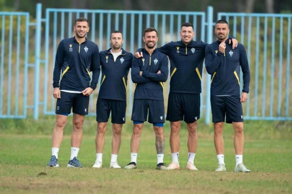 Orahovac (prvi s lijeva) i Ivanović (u sredini) staviće se na raspolaganje treneru Božoviću, Foto: Privatna arhiva