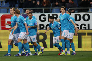 Napoli u seriji - Mektominej srušio Kaljari na Sardiniji