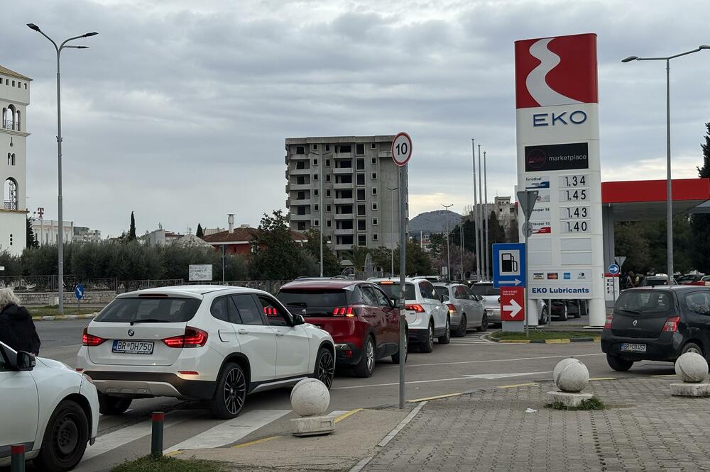 Za sada izbjegnute nove gužve na pumpama, Foto: Marija Pesic