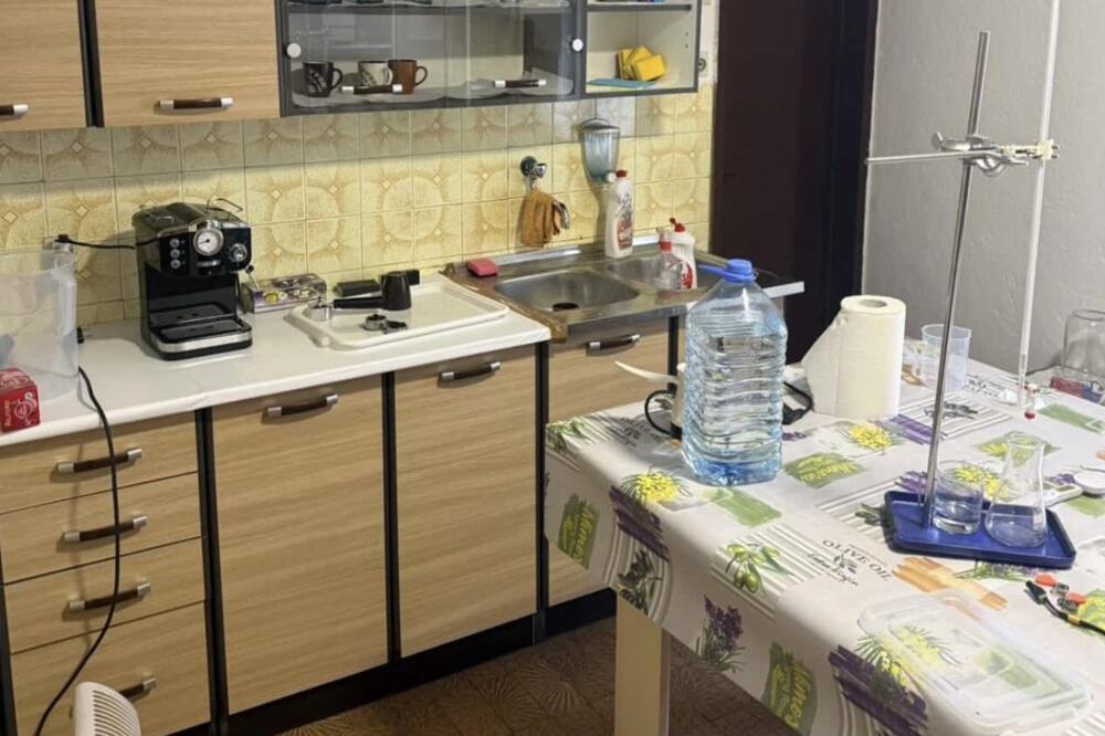 Fotografija koju su dostavile porodice povrijeđenih u kojoj se prema njihovim navodima nalazi nevladinoo udruženje "Montenegro svemirska istraživanja - Montenegro Space Research", Foto: Privatna arhiva