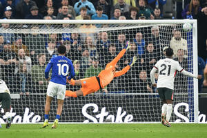 Čelsi razbijen na "Hil Dikinsonu" - četvrti vezani poraz, Everton...