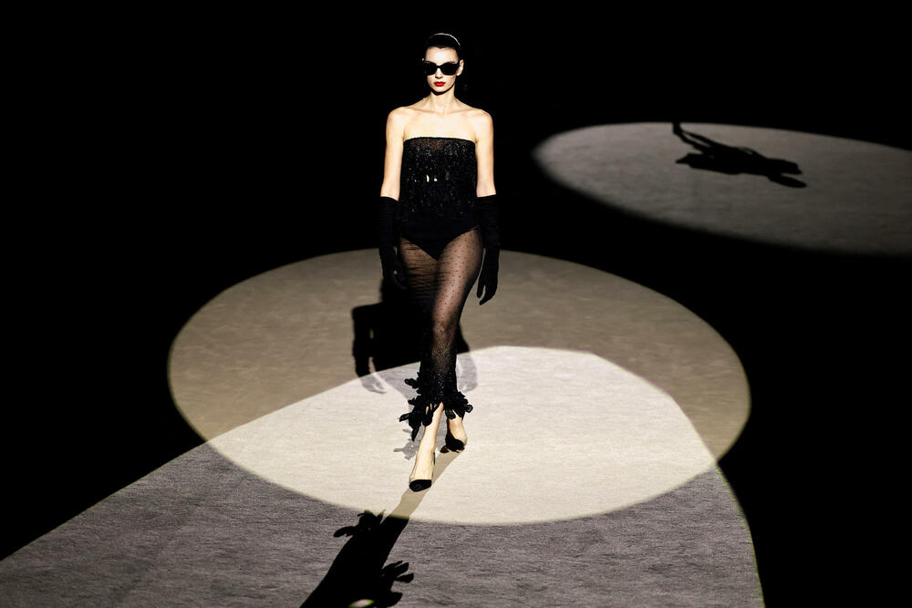 <p>Kreator Hanibal Laguna predstavio je svoju novu kolekciju haljima.</p>  <p>Modeli su predstavljeni tokom Mercedes-Benz nedjelje mode u Madridu.</p>