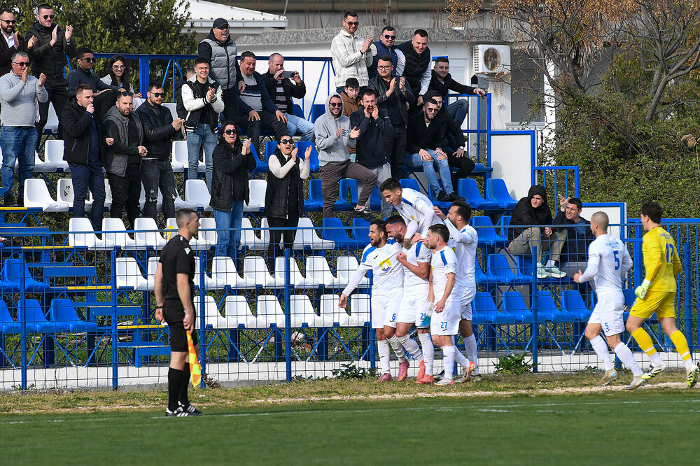 Fudbaleri Otranta, Foto: FSCG