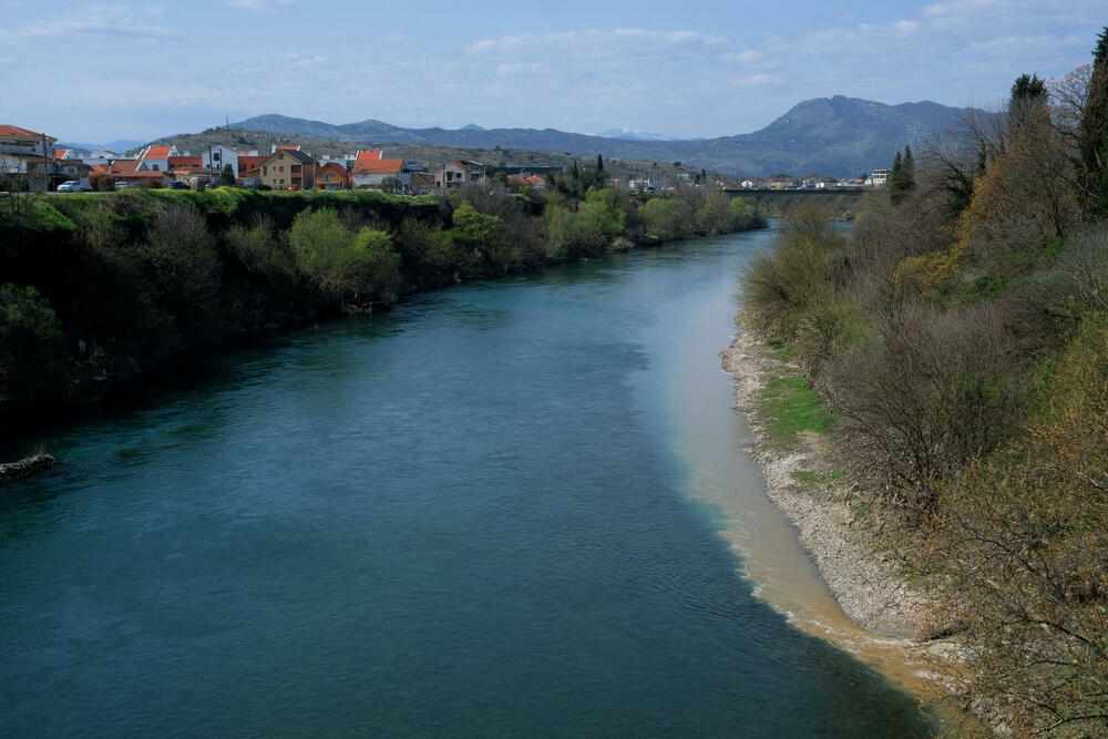 Dobro je, kako zna biti: Život pored kolektora glavnog grada...