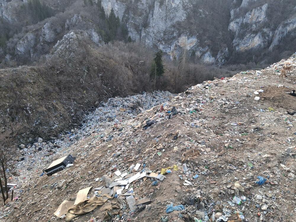 Mit o zatvorenoj deponiji „Mostina”
