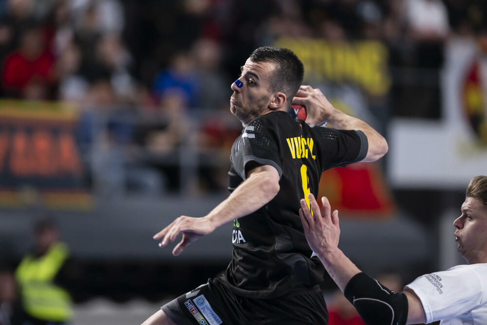 <p>Rukometaši Crne Gore i u drugom meču 2. runde kvalifikacija za Svjetsko prvenstvo bolji od Finske 30:26. U maju će se protiv Slovenije u dva meča baraža boriti za kartu koja vodi na Mundijal u Njemačku</p>